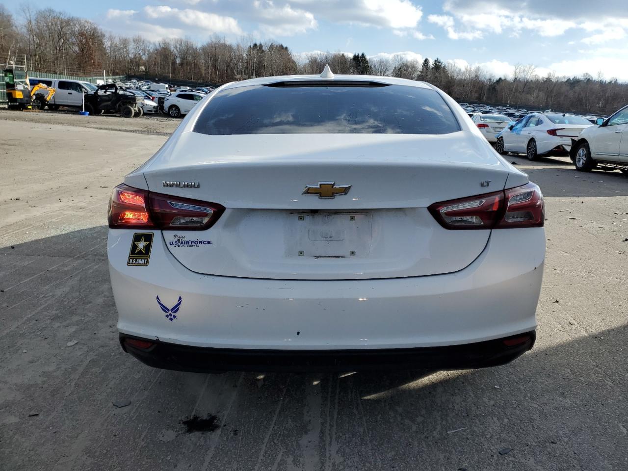 2020 Chevrolet Malibu - Image 6