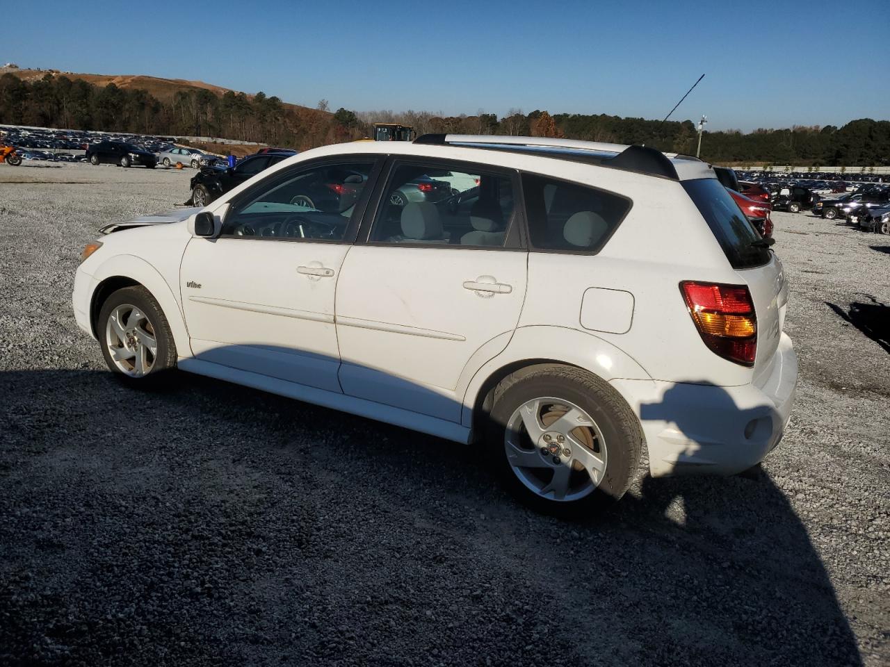 2008 Pontiac Vibe - Image 2