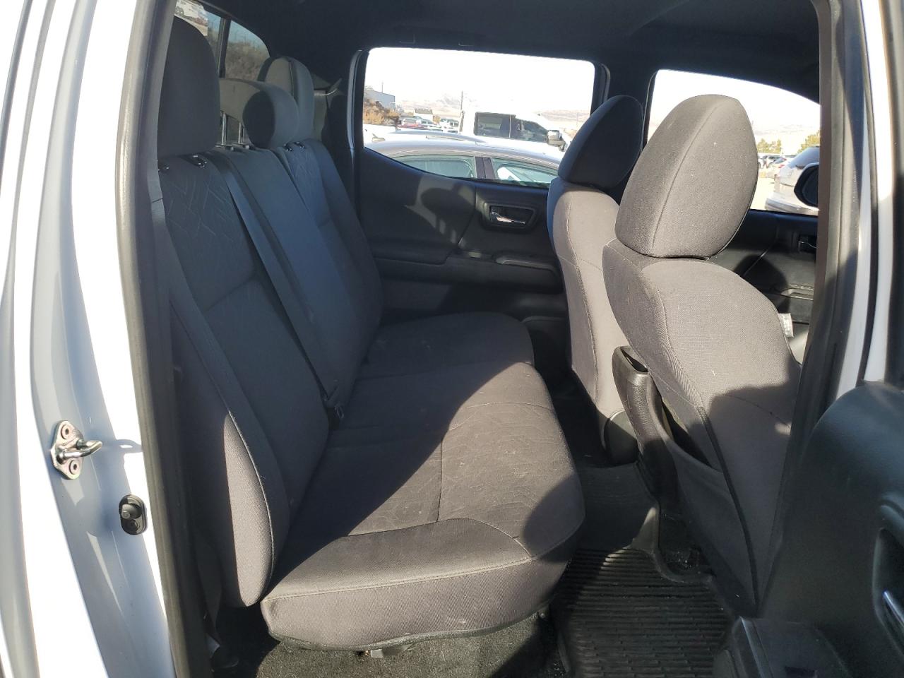 2016 Toyota Tacoma - Image 10