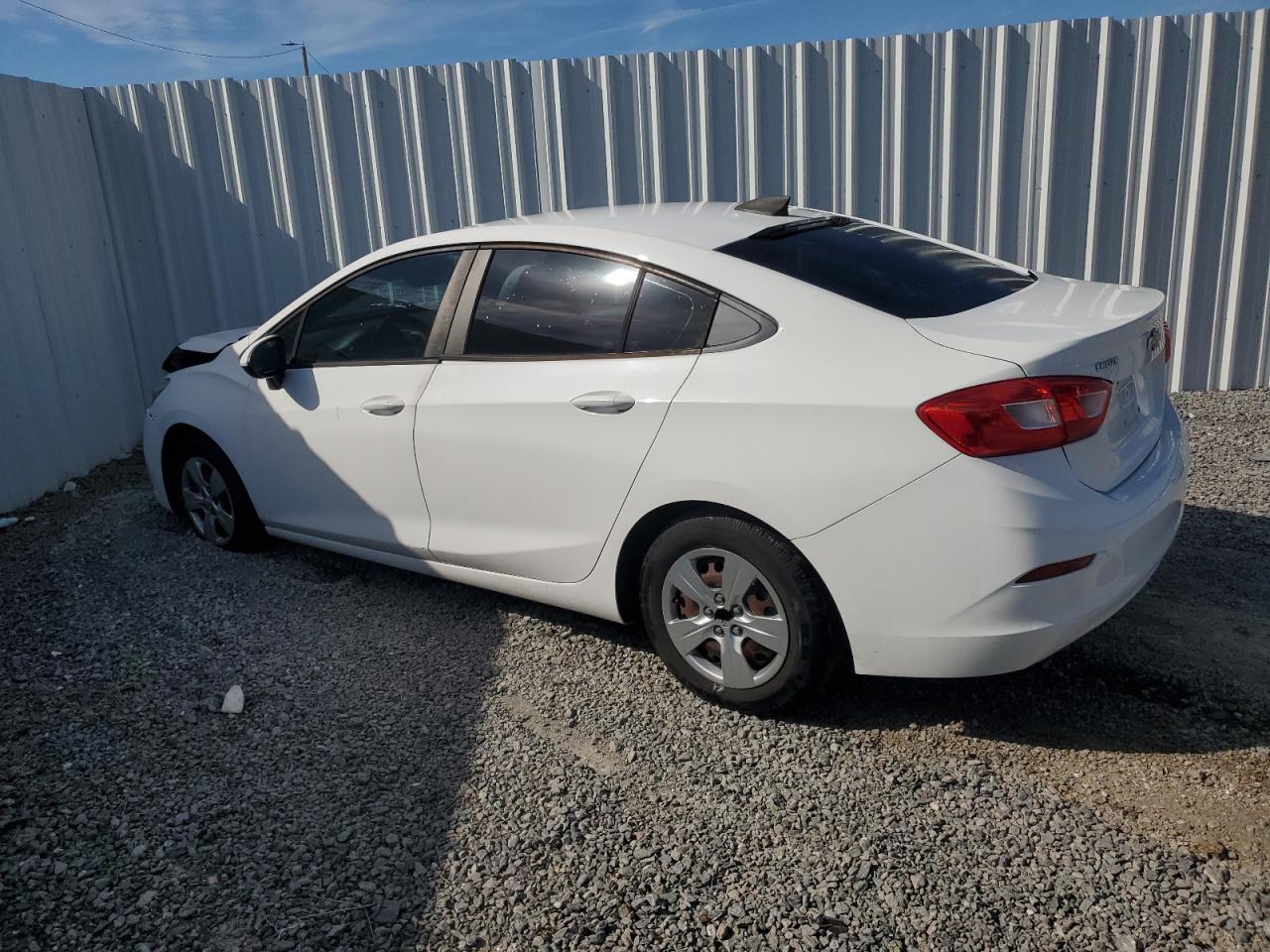 2016 Chevrolet Cruze - Image 2