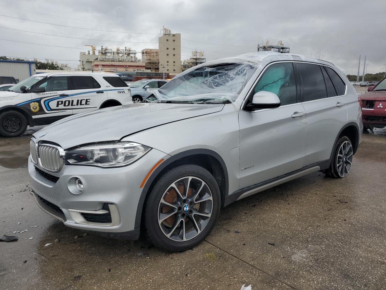 VIN 5UXKR2C52H0U18166 2017 BMW X5 no.1