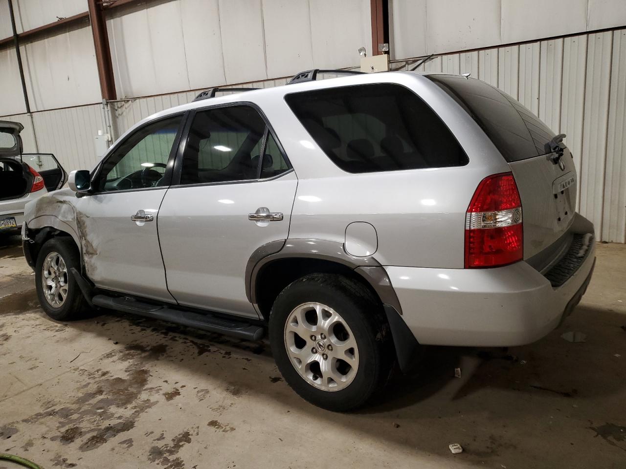 2001 Acura MDX - Image 2
