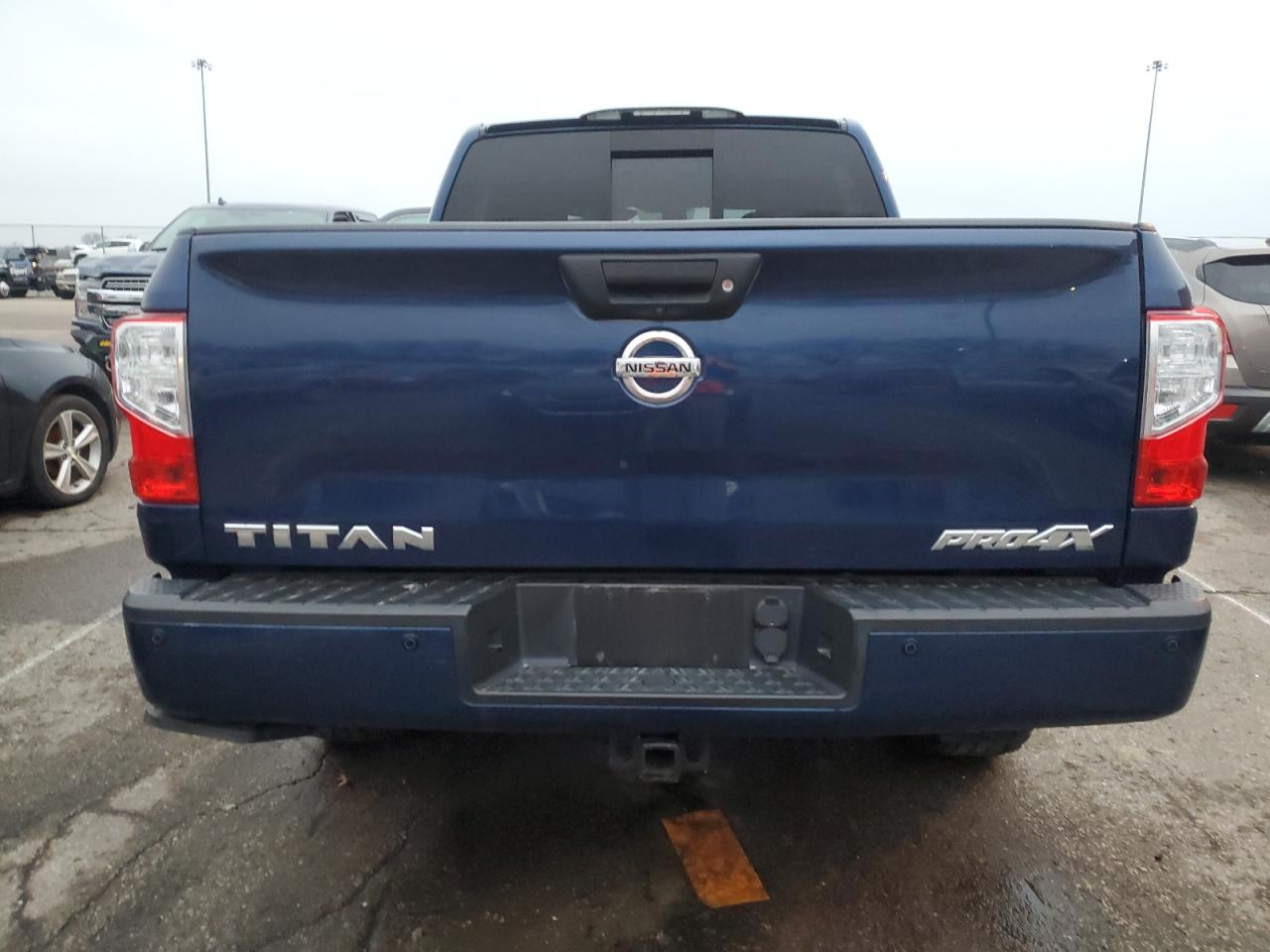 1N6AA1E55JN505223 NISSAN TITAN 2018