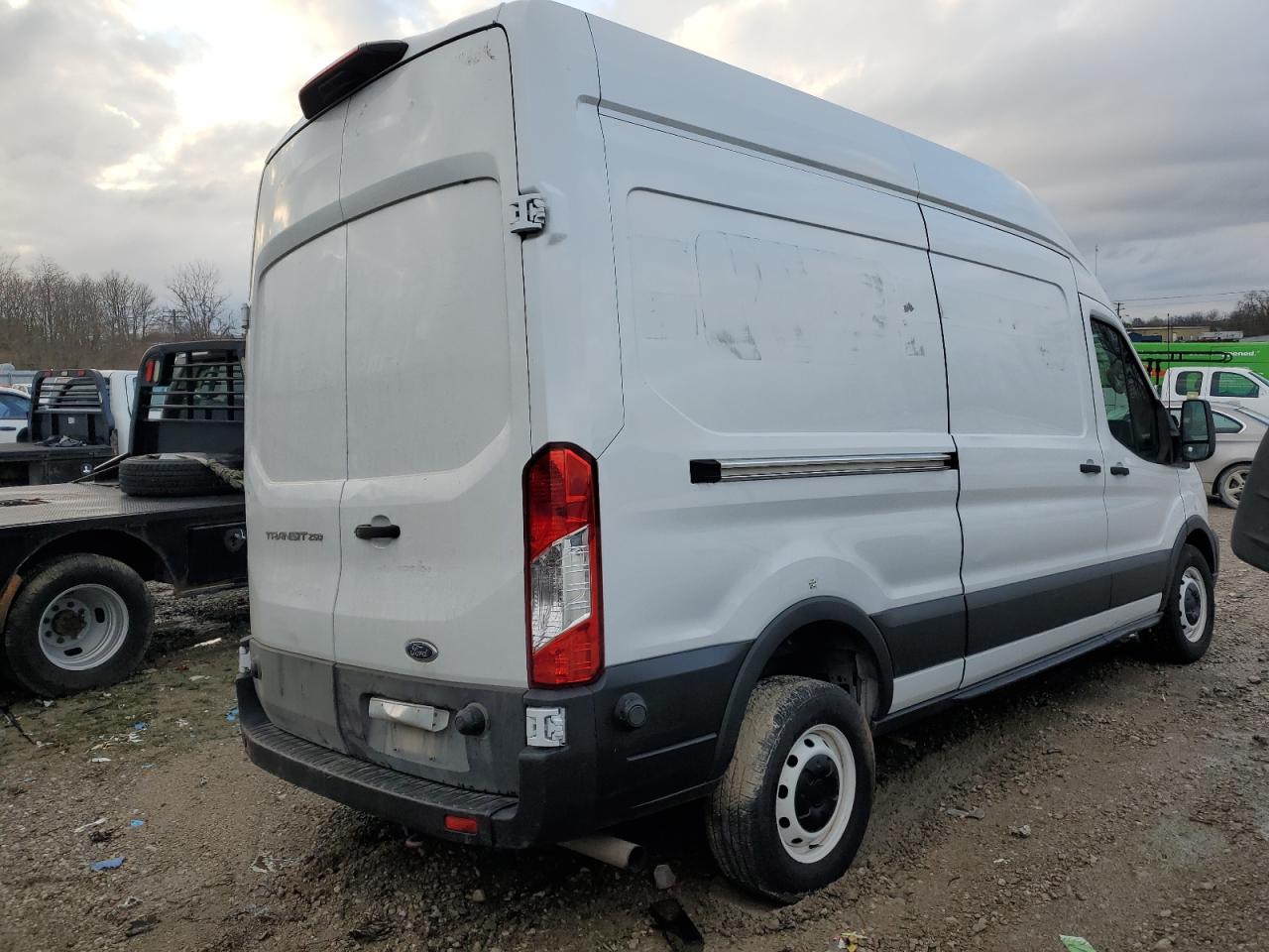 VIN 1FTBR1X81NKA08961 2022 FORD TRANSIT no.3