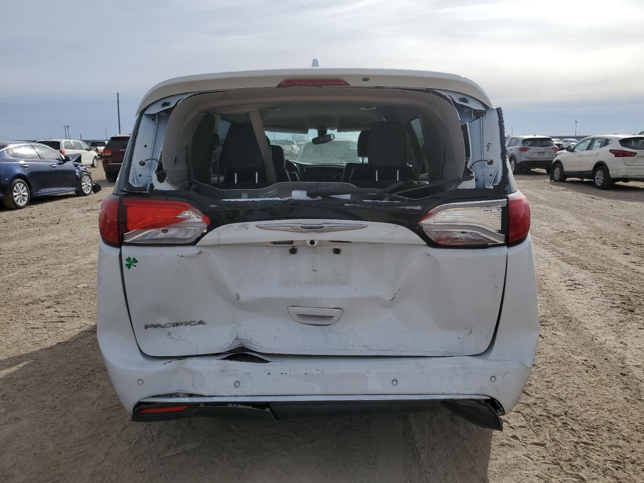 2019 Chrysler Pacifica - Image 6