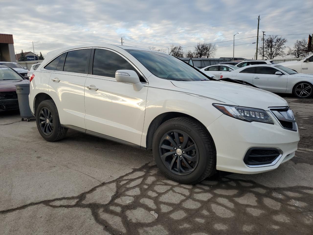 VIN 5J8TB4H33HL019246 2017 ACURA RDX no.4