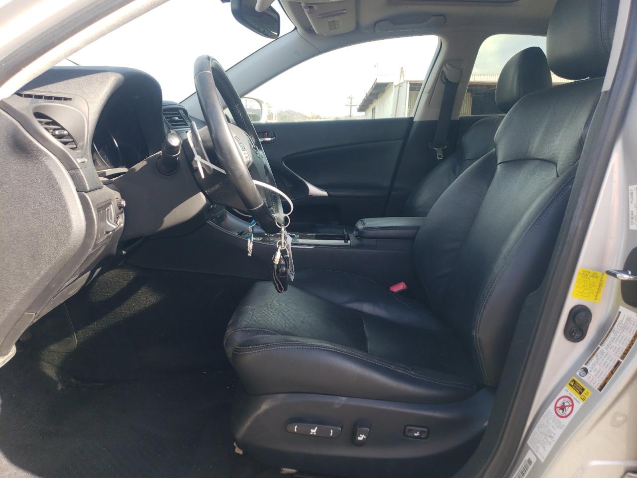 2011 Lexus IS - Image 7