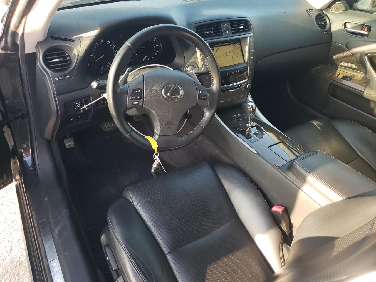 2010 Lexus IS - Image 8