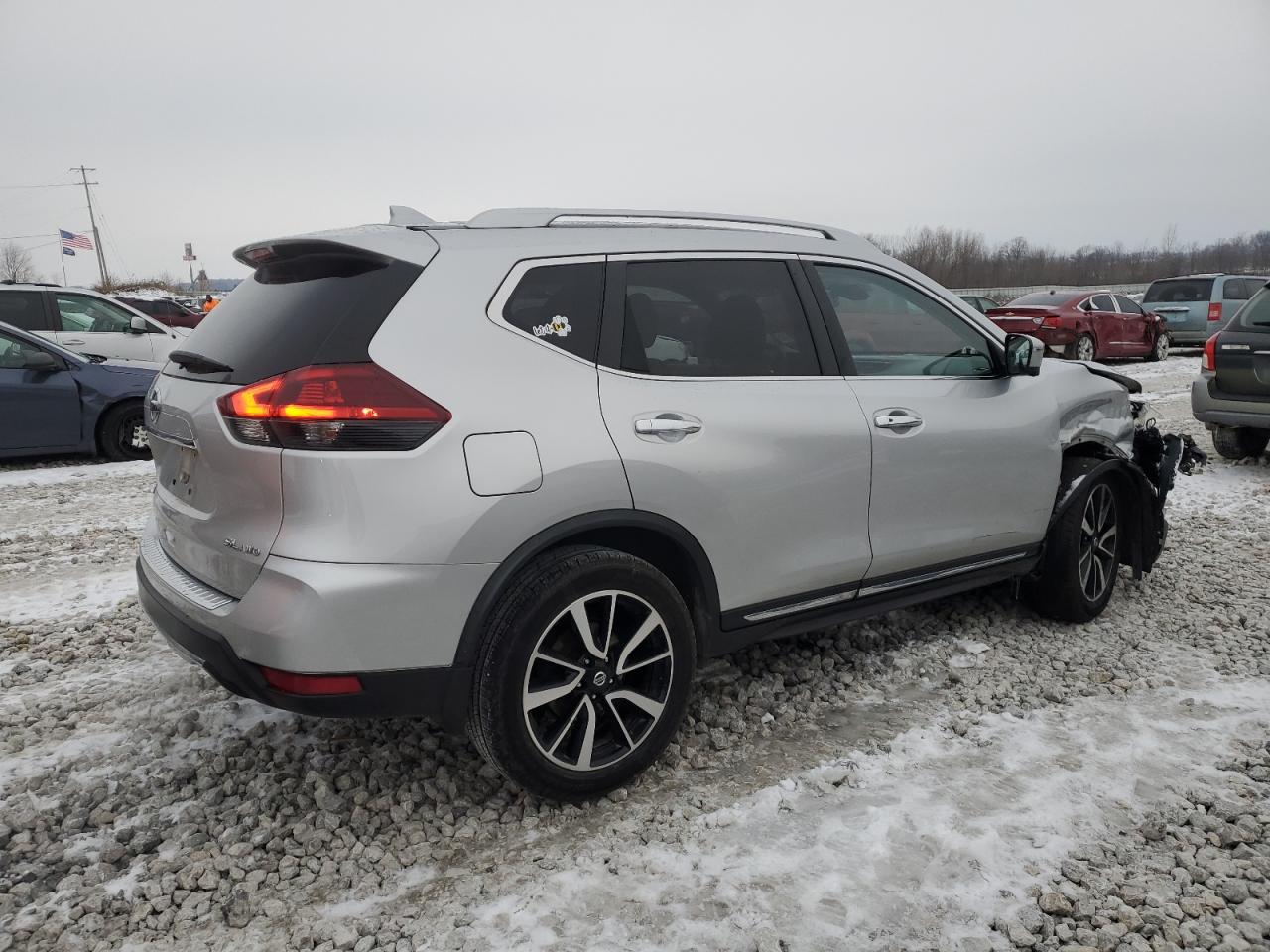 2018 Nissan Rogue - Image 3