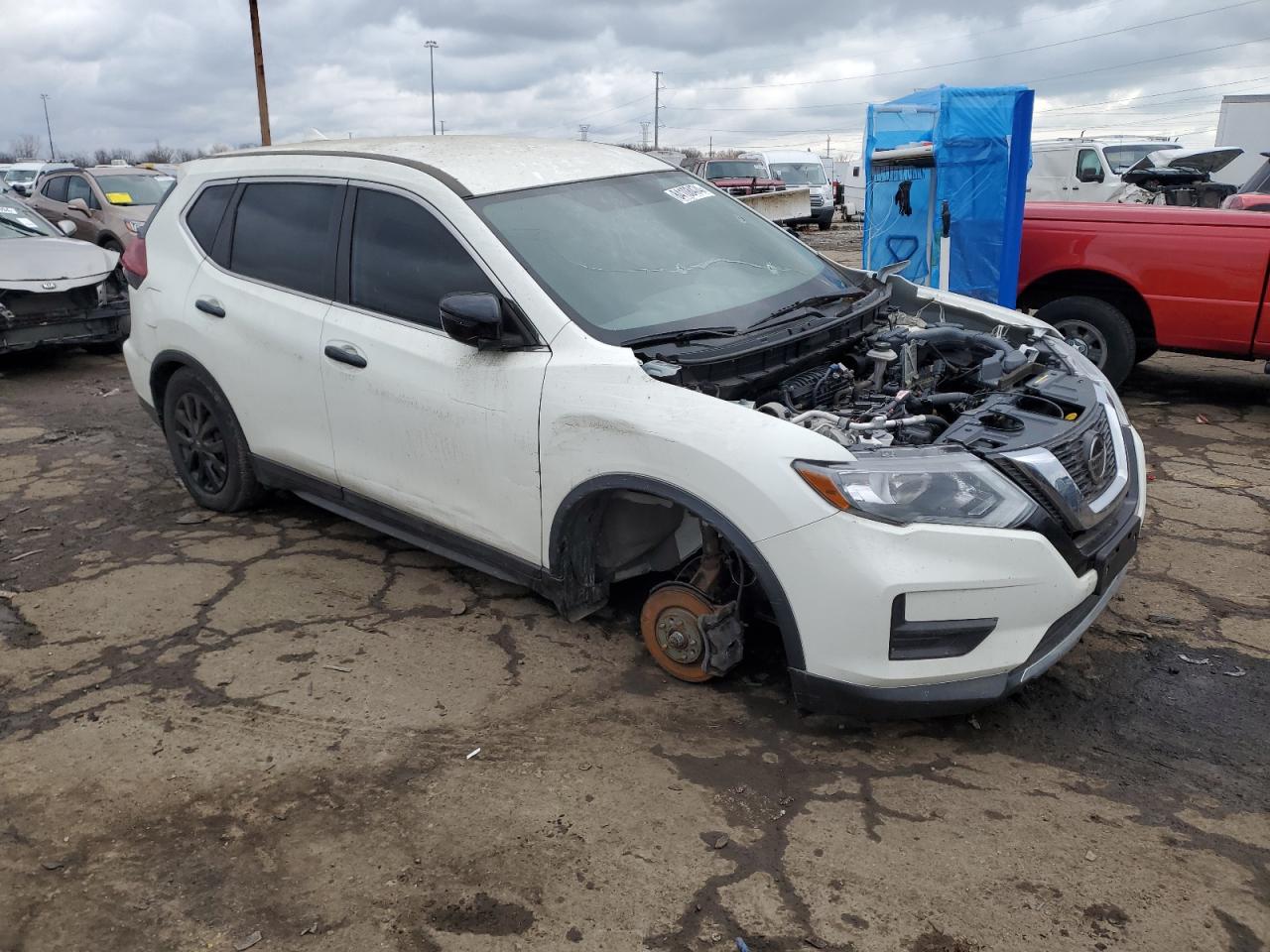 VIN 5N1AT2MT1JC724111 2018 NISSAN ROGUE no.4