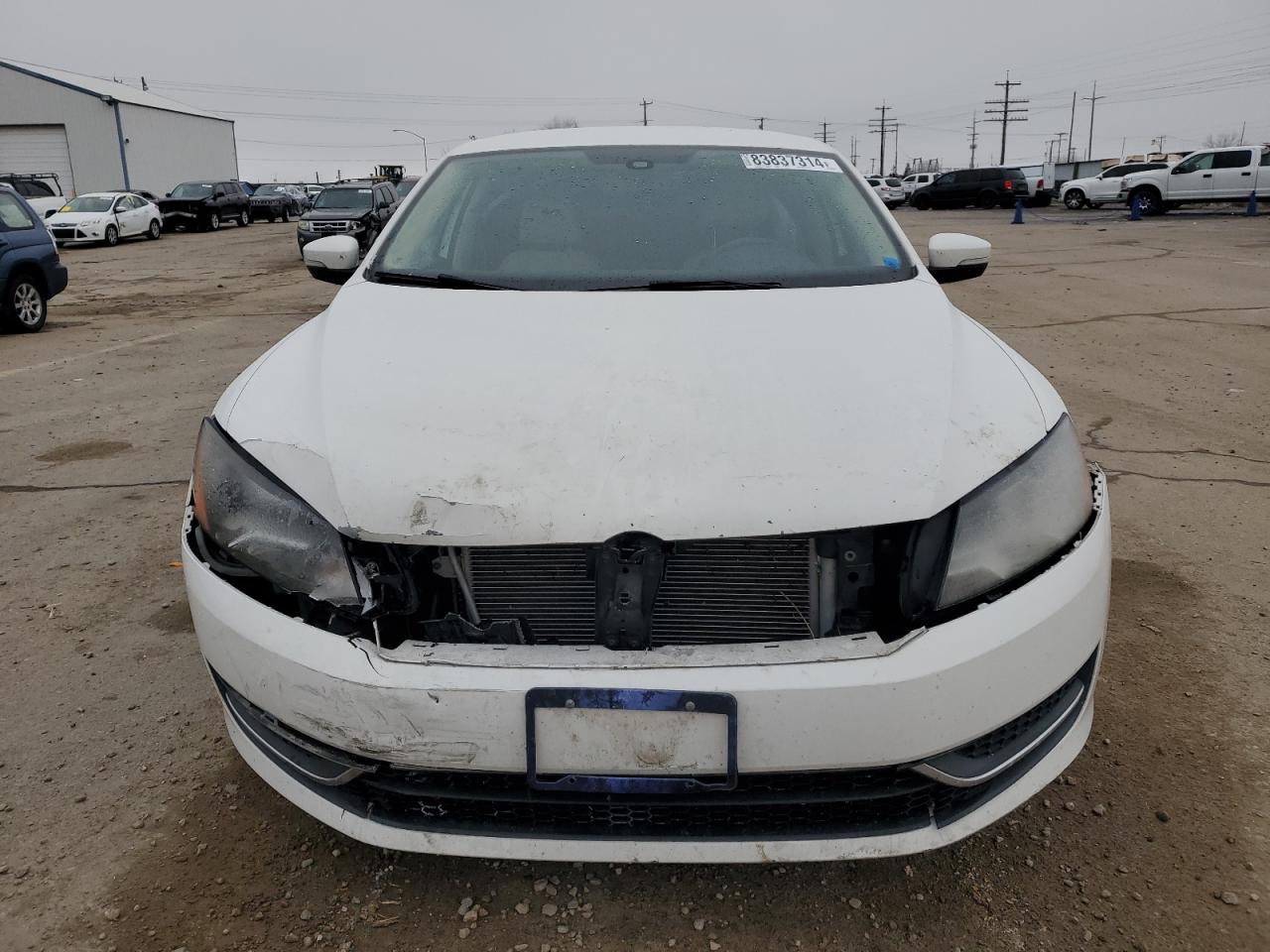 2014 Volkswagen Passat - Image 5