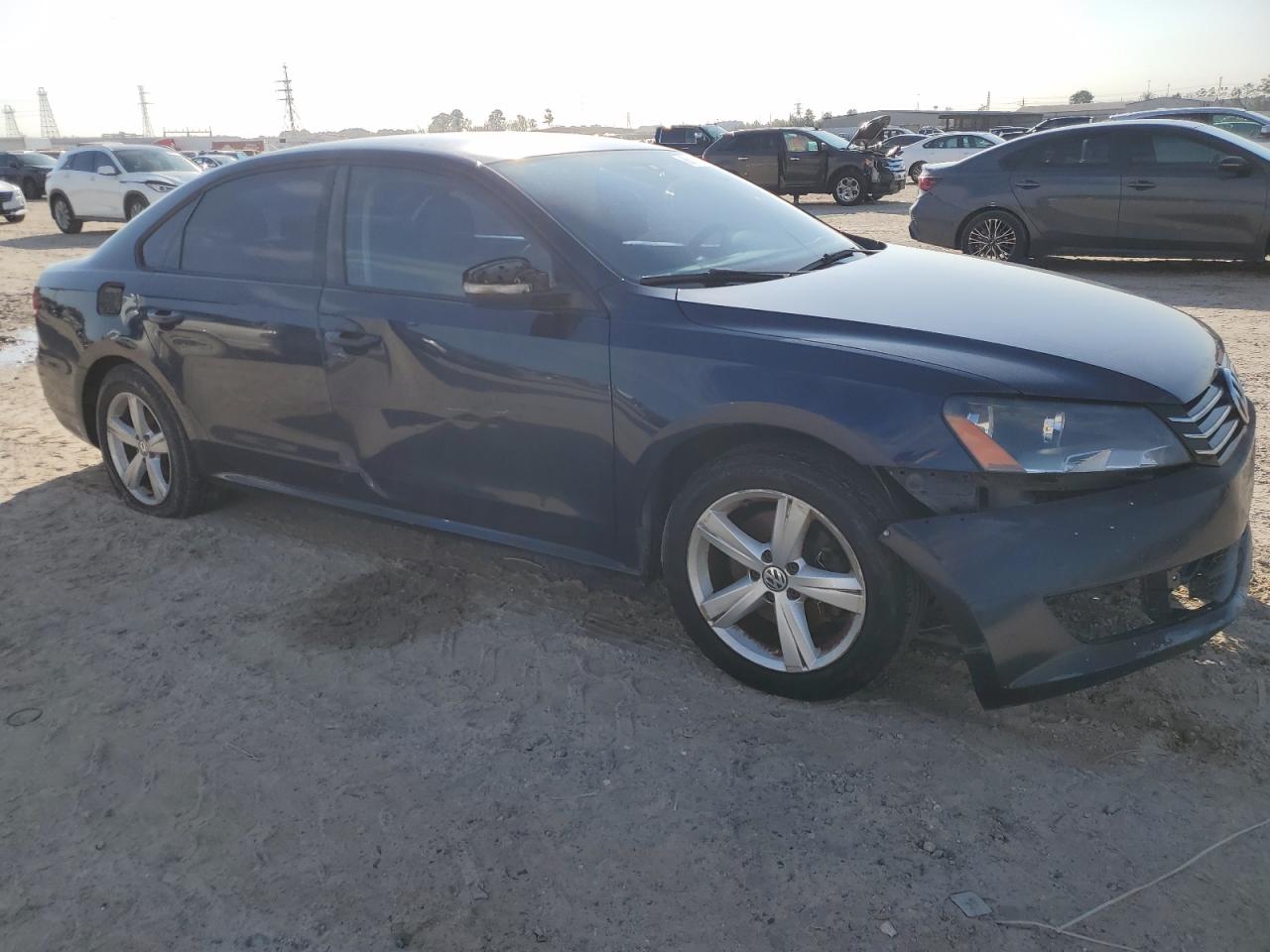 2014 Volkswagen Passat - Image 4