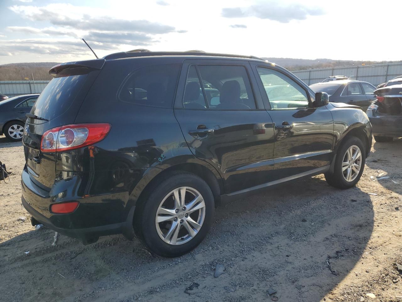 2012 Hyundai Santa Fe - Image 3