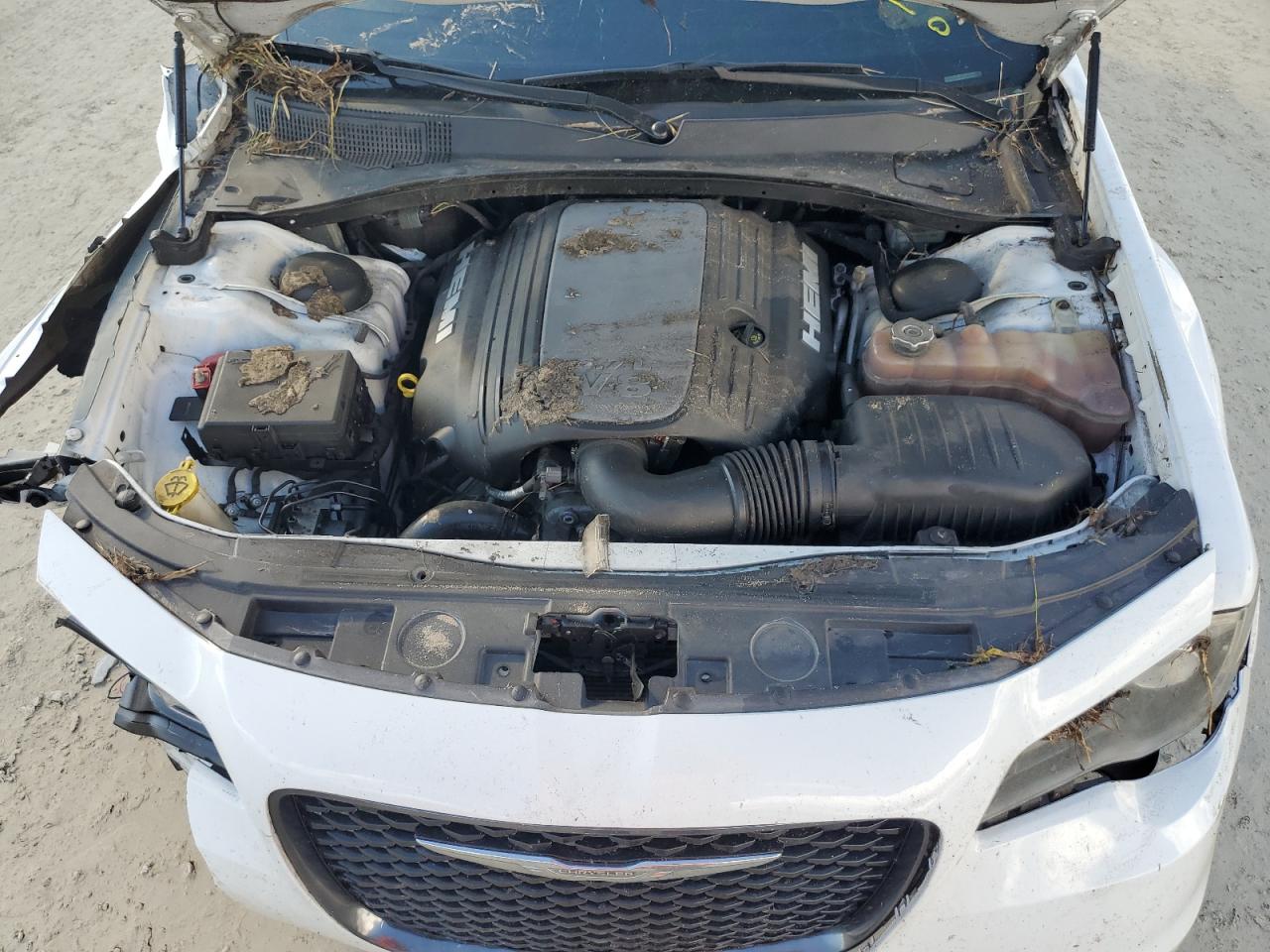 2015 Chrysler 300 - Image 11