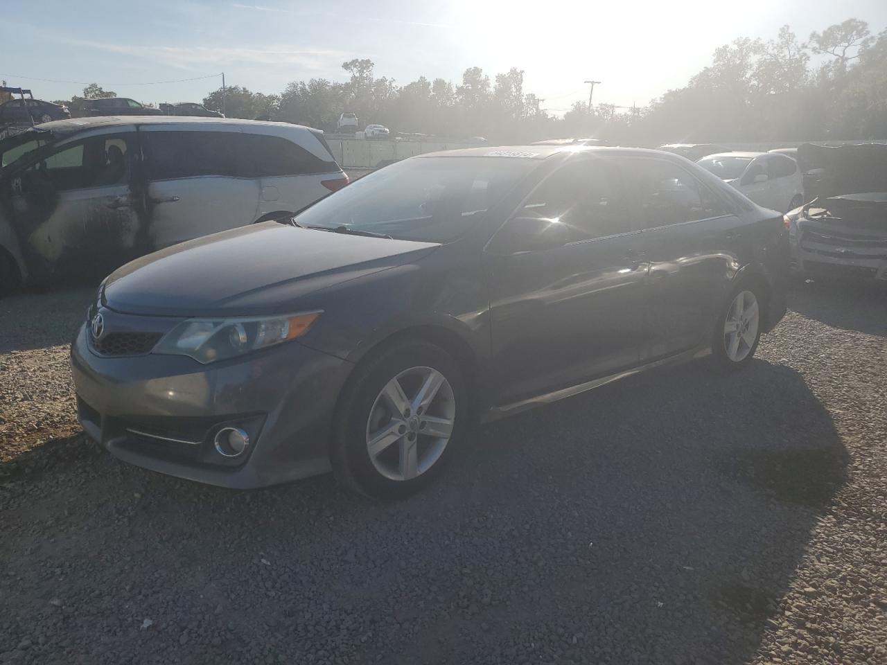 VIN 4T1BF1FK9DU296992 2013 TOYOTA CAMRY no.1