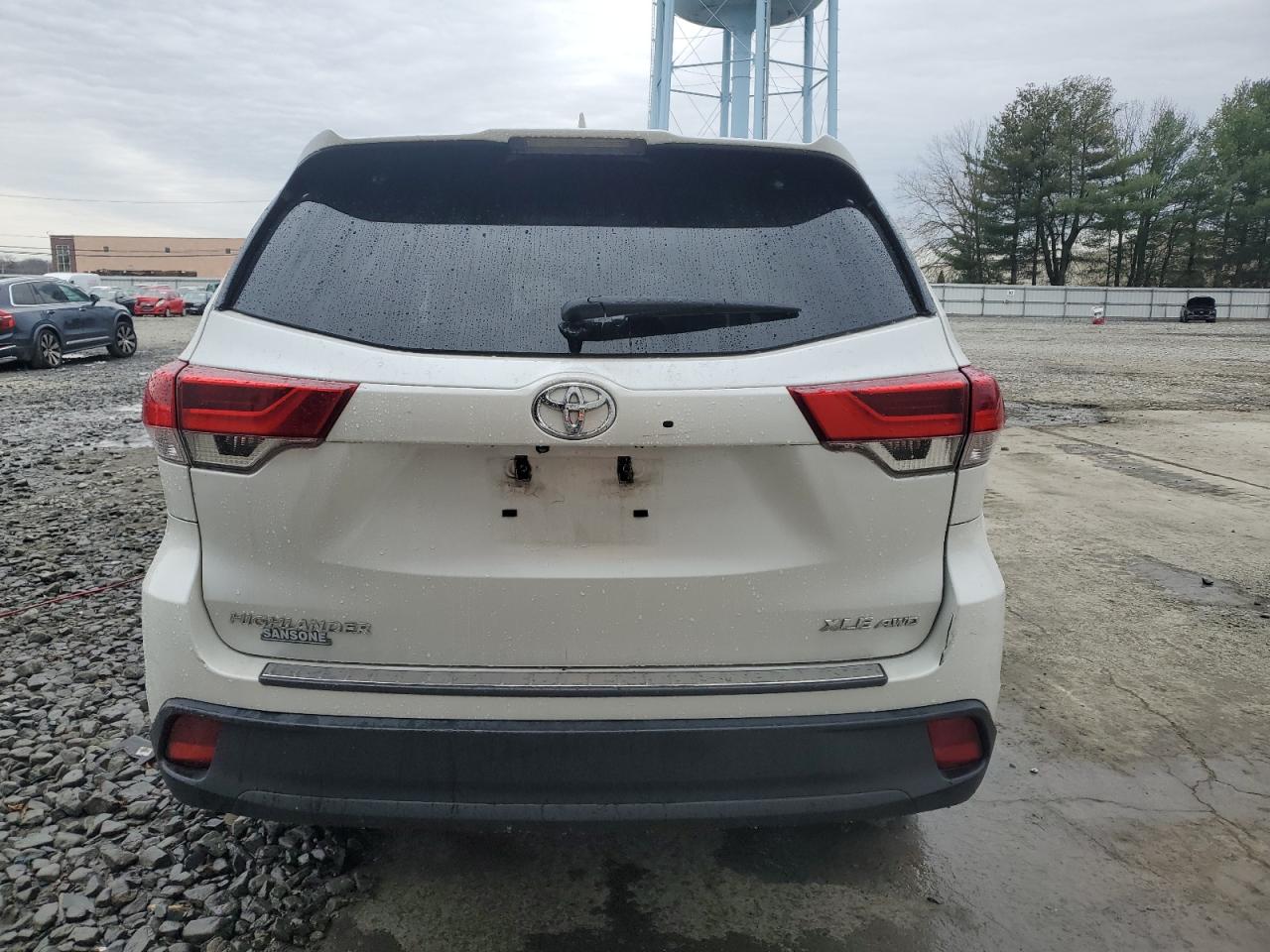 2019 Toyota Highlander - Image 6