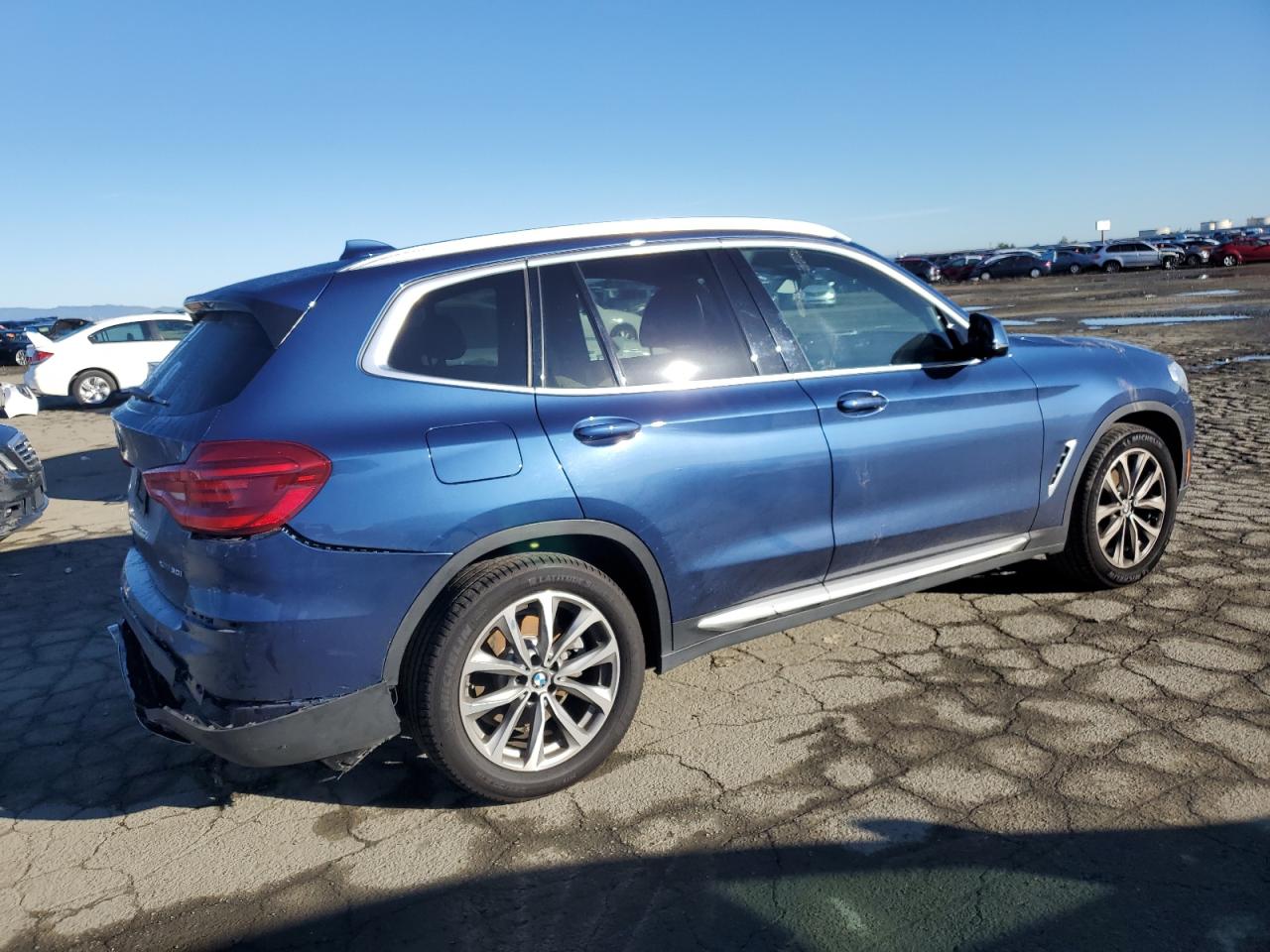 VIN 5UXTR9C52KLE16889 2019 BMW X3 no.3