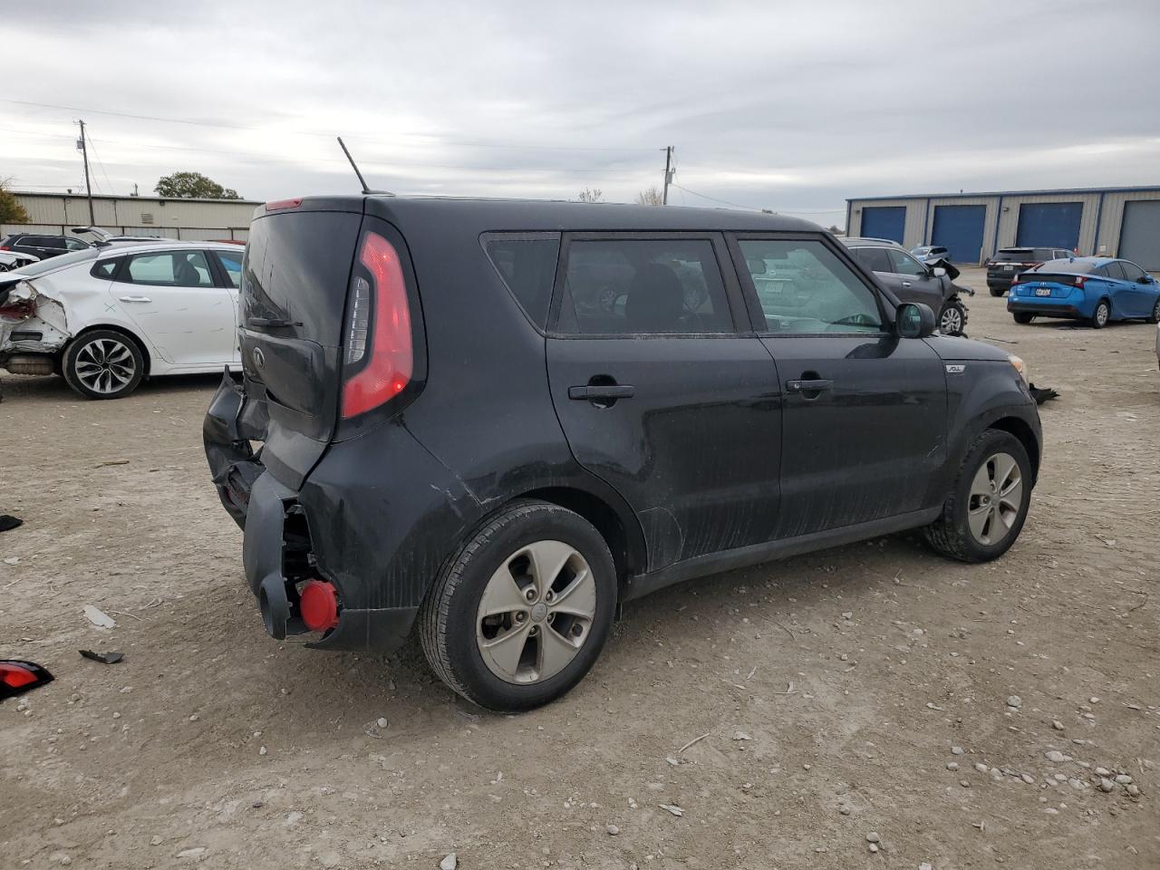 VIN KNDJN2A29G7377655 2016 KIA SOUL no.3