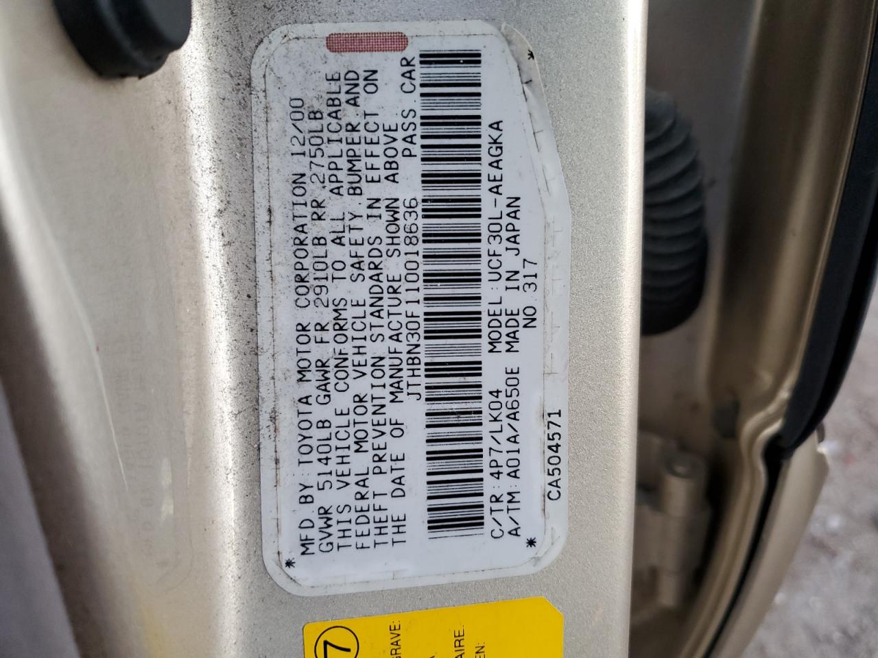 2001 Lexus LS - Image 14
