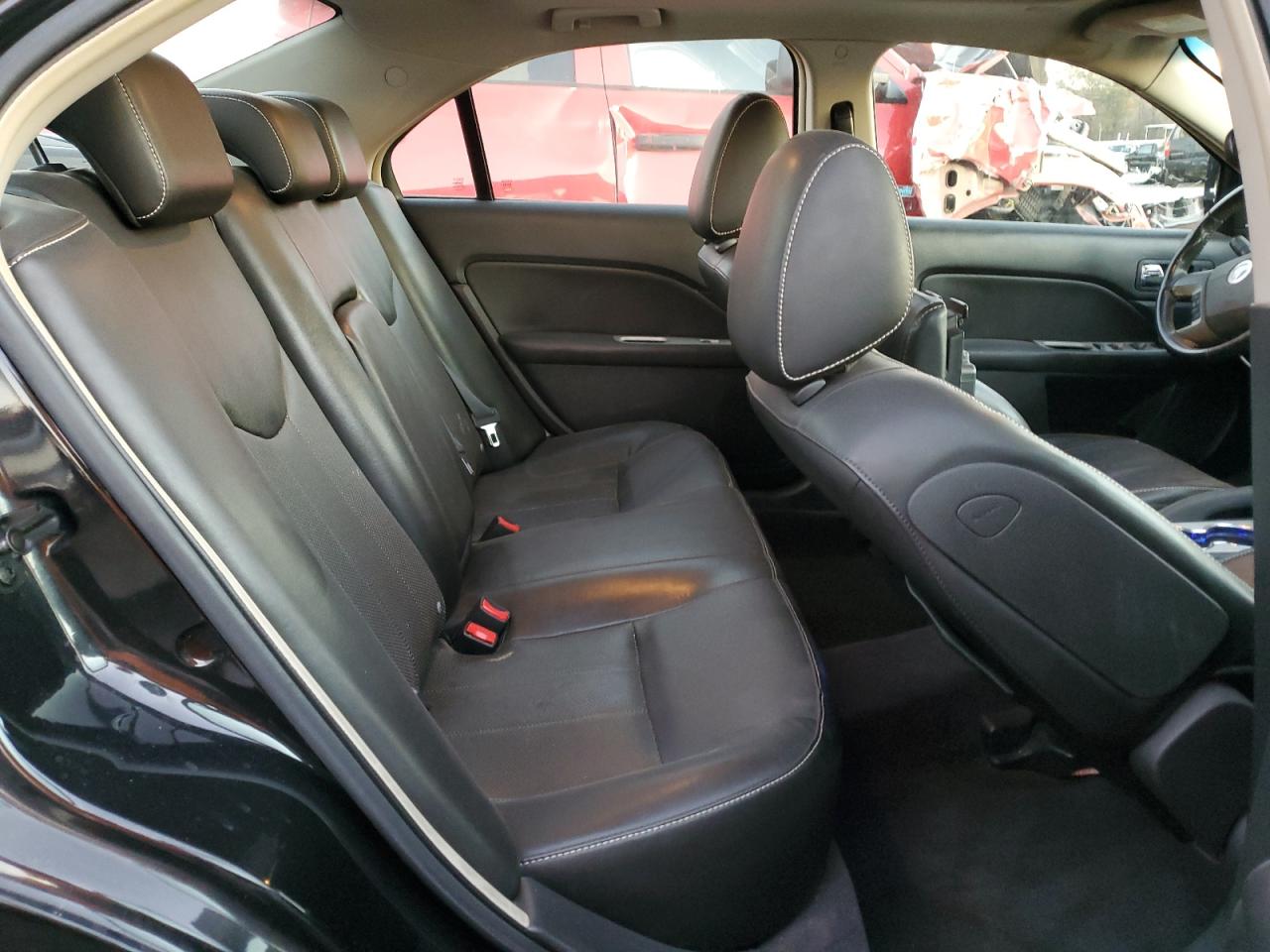 2010 Mercury Milan - Image 10