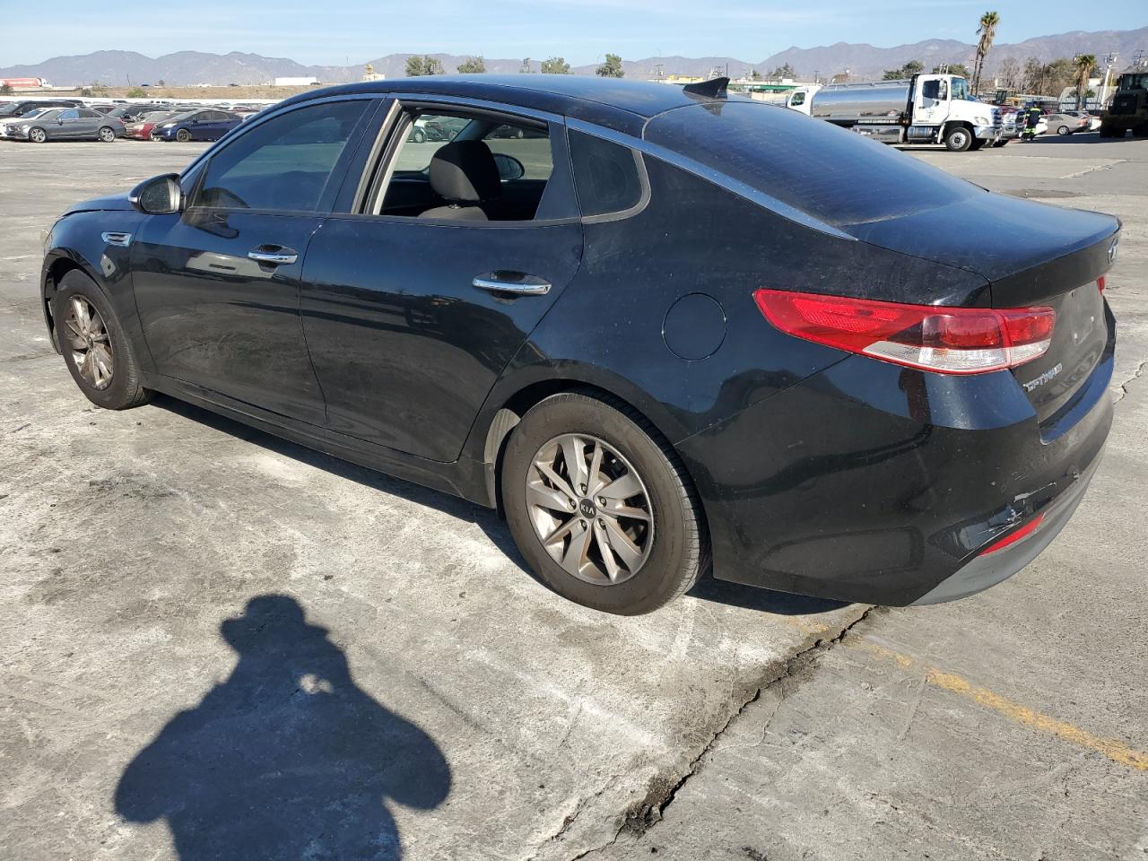 VIN 5XXGT4L39GG119547 2016 KIA OPTIMA no.2