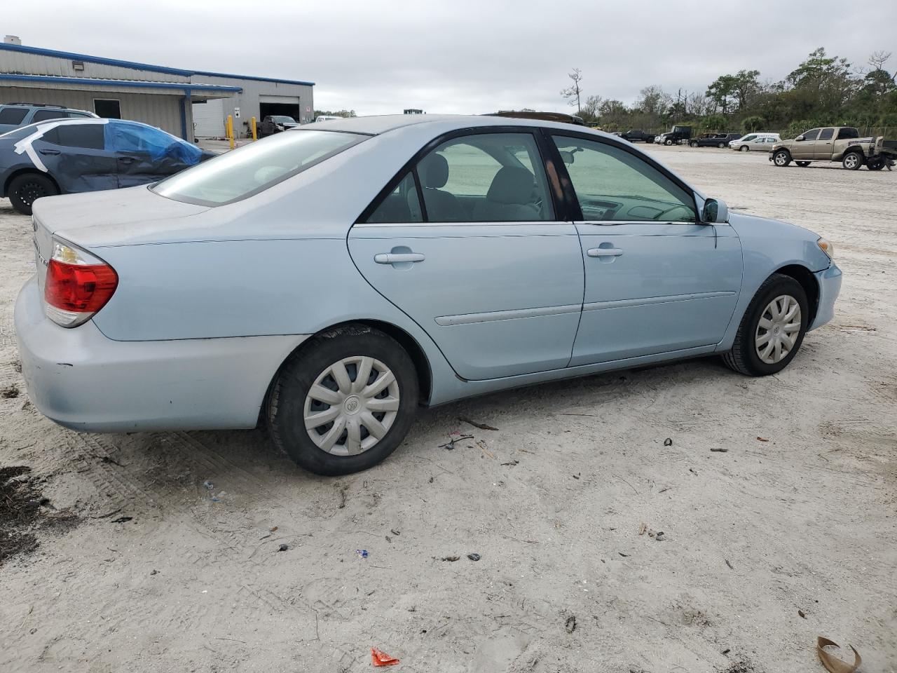 2005 Toyota Camry - Image 3