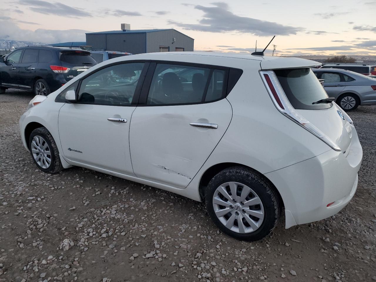 VIN 1N4AZ0CP9GC305627 2016 NISSAN LEAF no.2