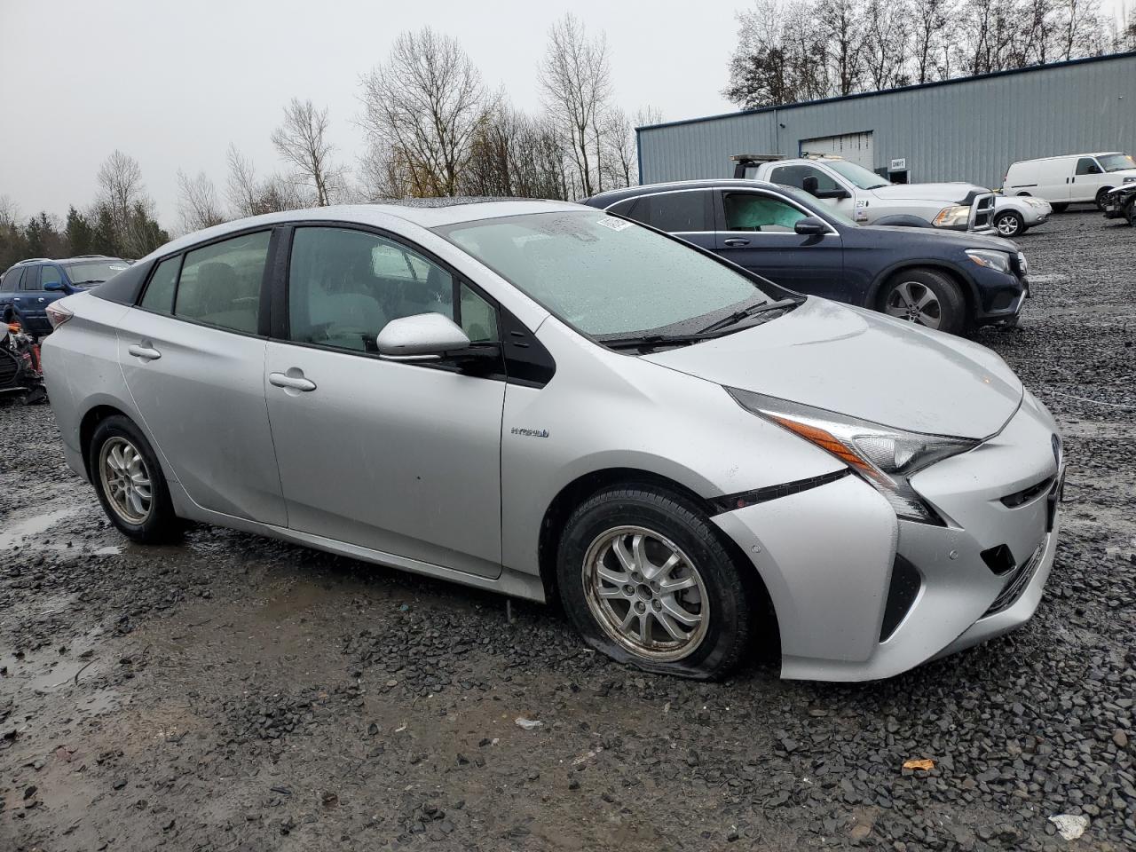 2016 Toyota Prius - Image 4