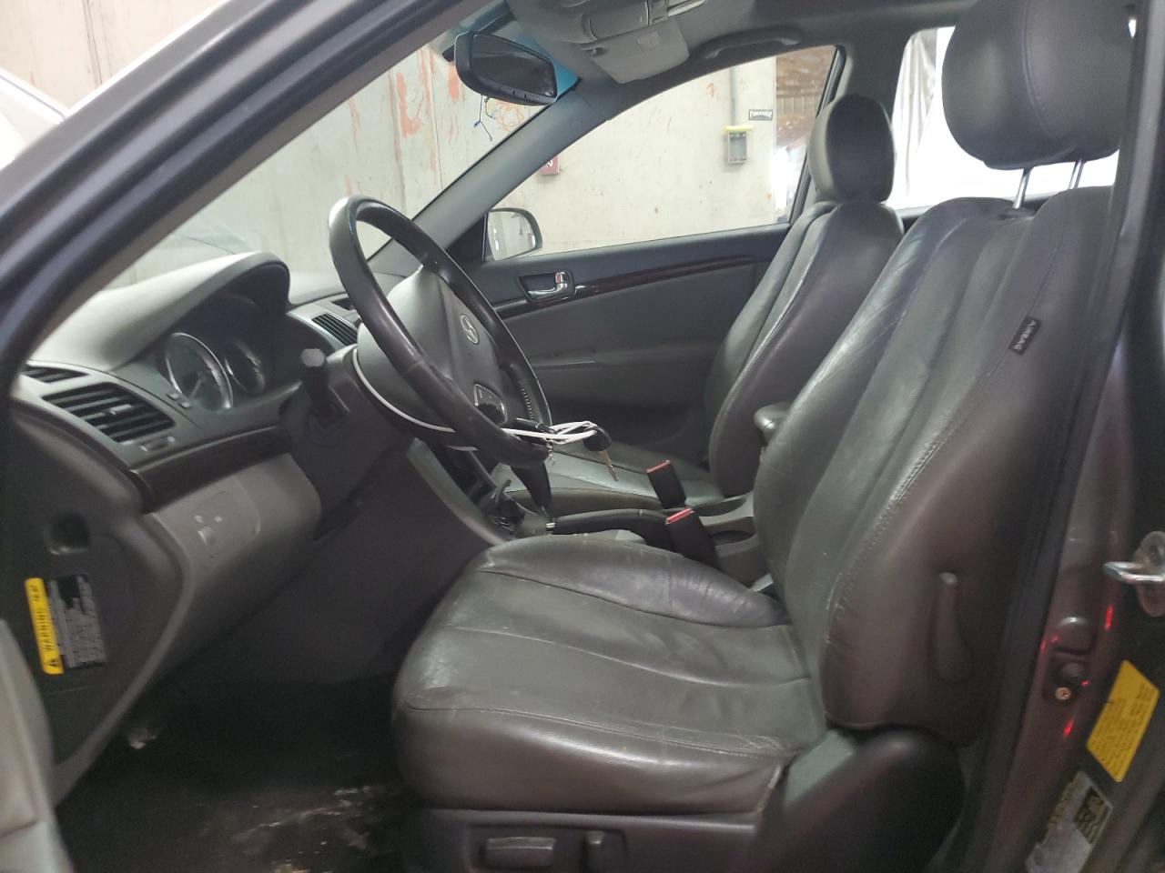 2010 Hyundai Sonata - Image 7