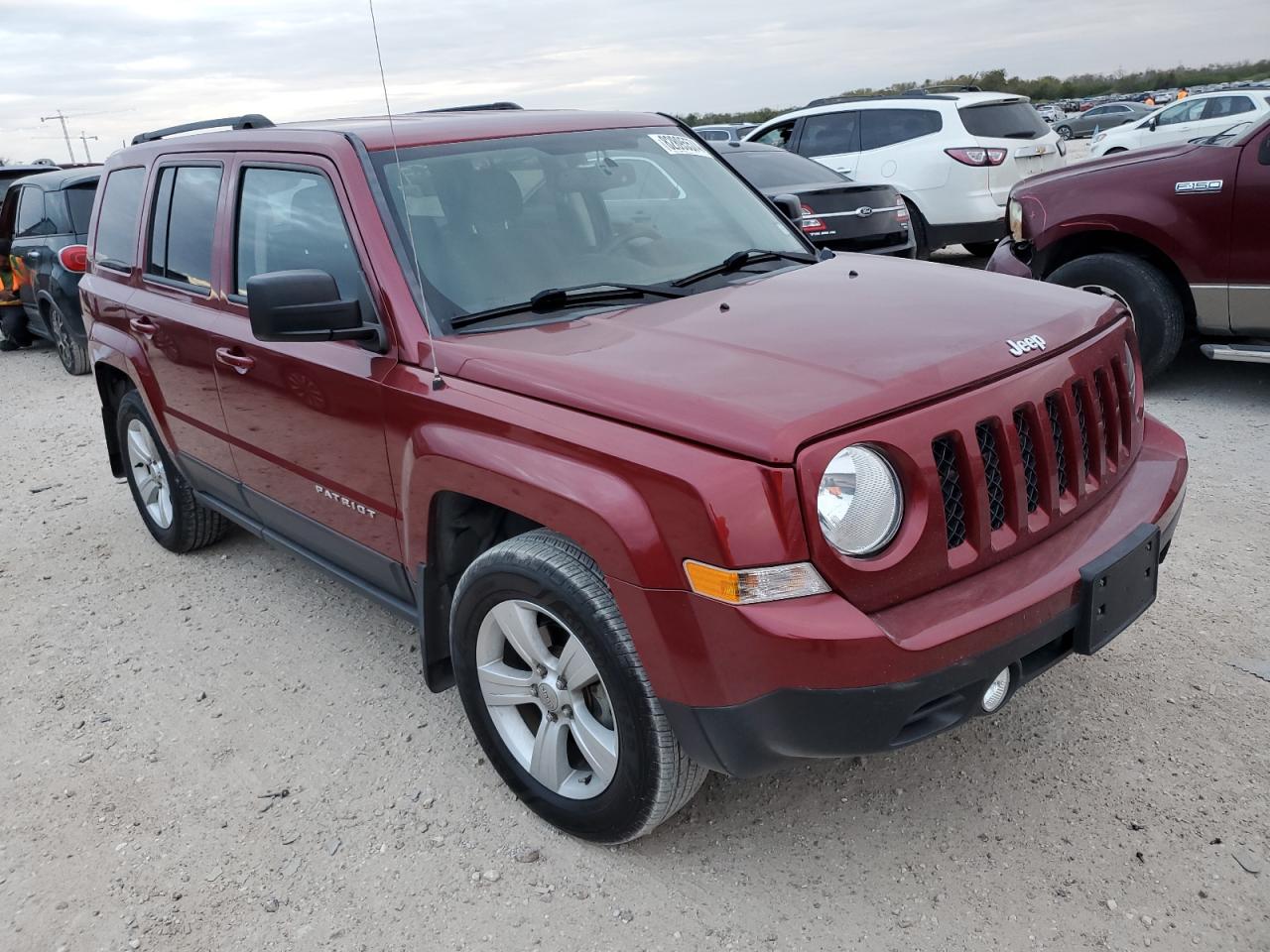 2017 Jeep Liberty (Patriot) - Image 4
