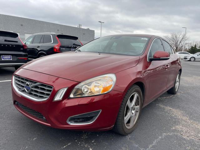 Sedans VOLVO S60 2012 Czerwony