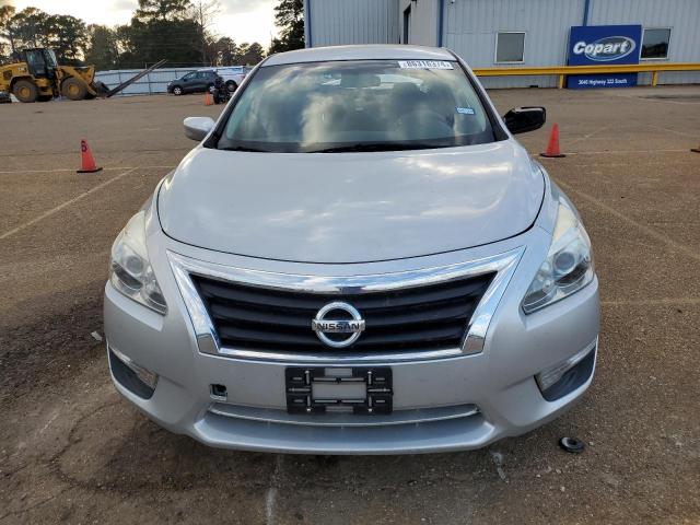 Sedans NISSAN ALTIMA 2015 Srebrny