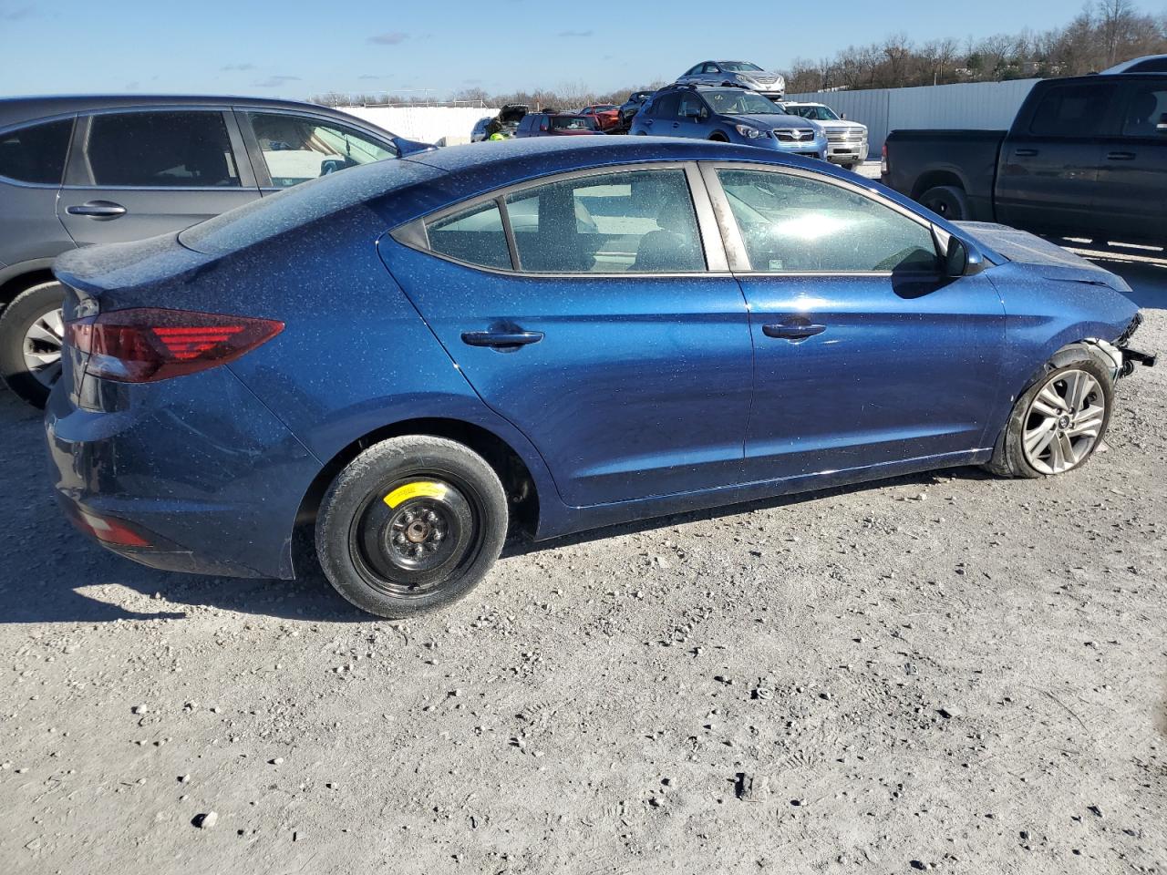 2019 Hyundai Elantra - Image 3