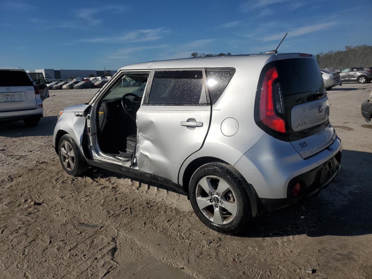 VIN KNDJN2A28H7467784 2017 KIA SOUL no.2