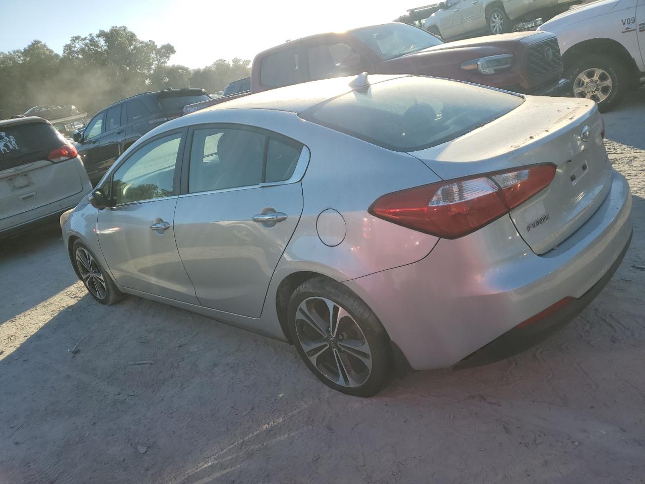 2015 Kia Forte - Image 2