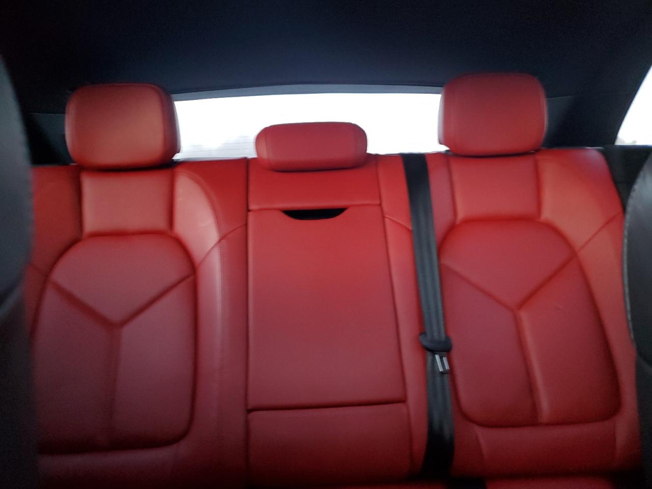 2017 Porsche Macan - Image 10