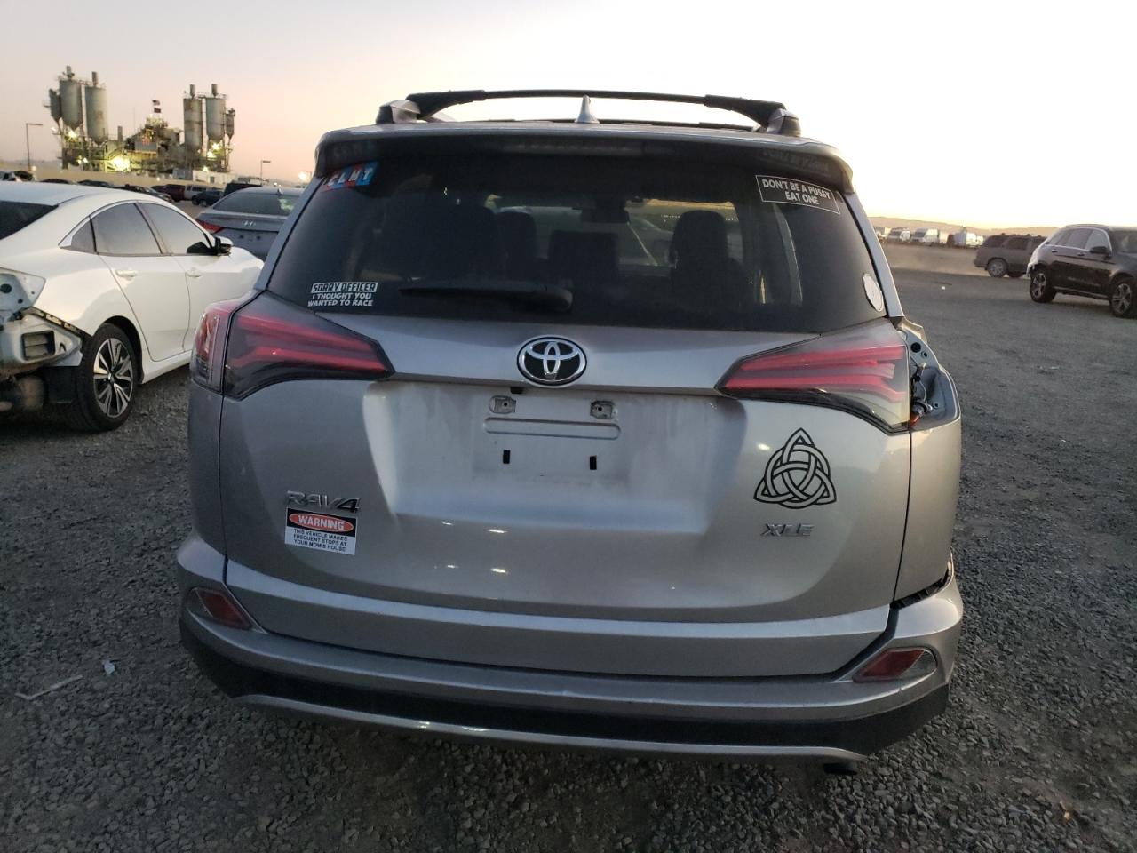 2018 Toyota RAV 4 - Image 6