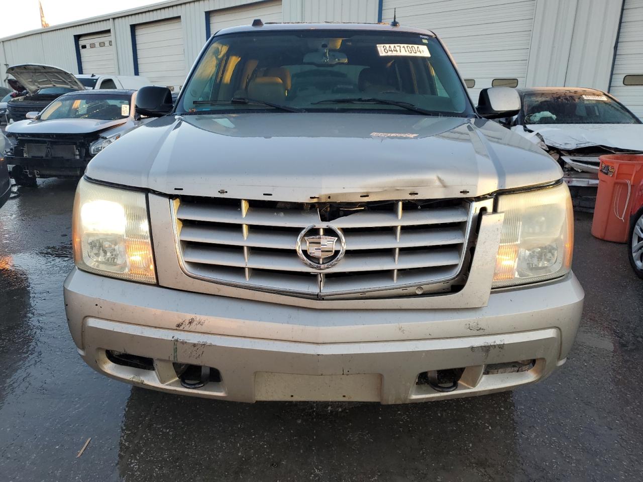 2004 Cadillac Escalade - Image 5