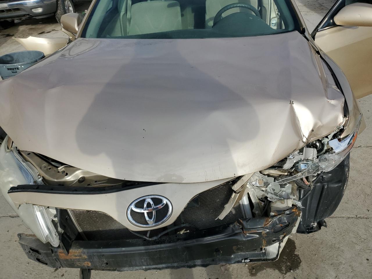2011 Toyota Camry - Image 11