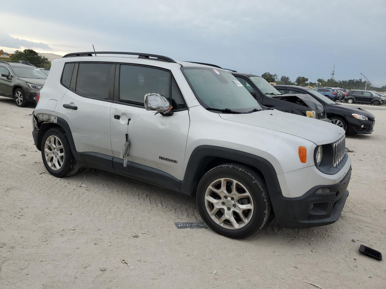 VIN ZACCJABT1FPC30513 2015 JEEP RENEGADE no.4