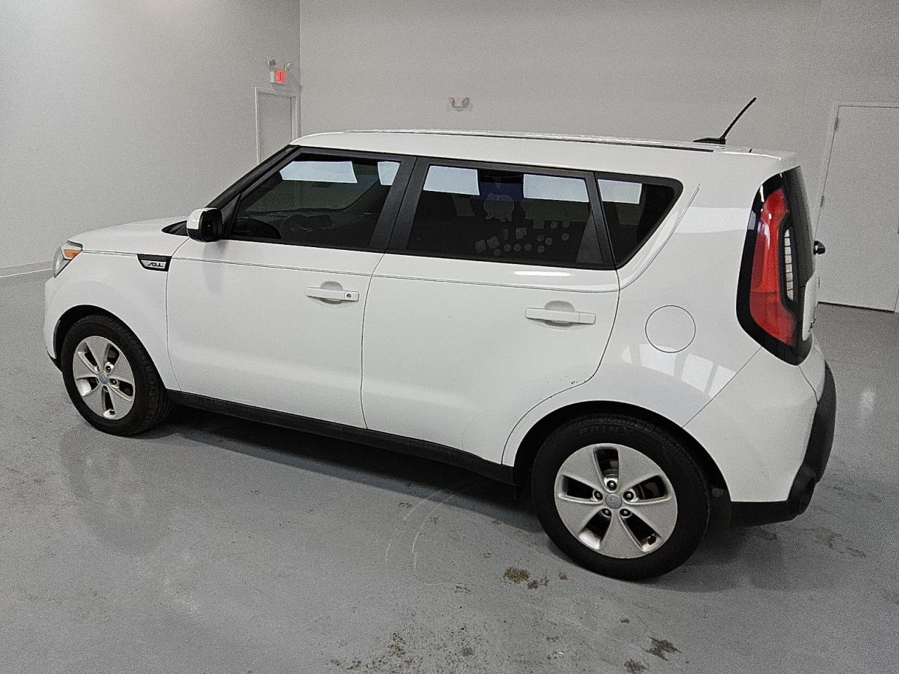 VIN KNDJN2A2XG7250588 2016 KIA SOUL no.2