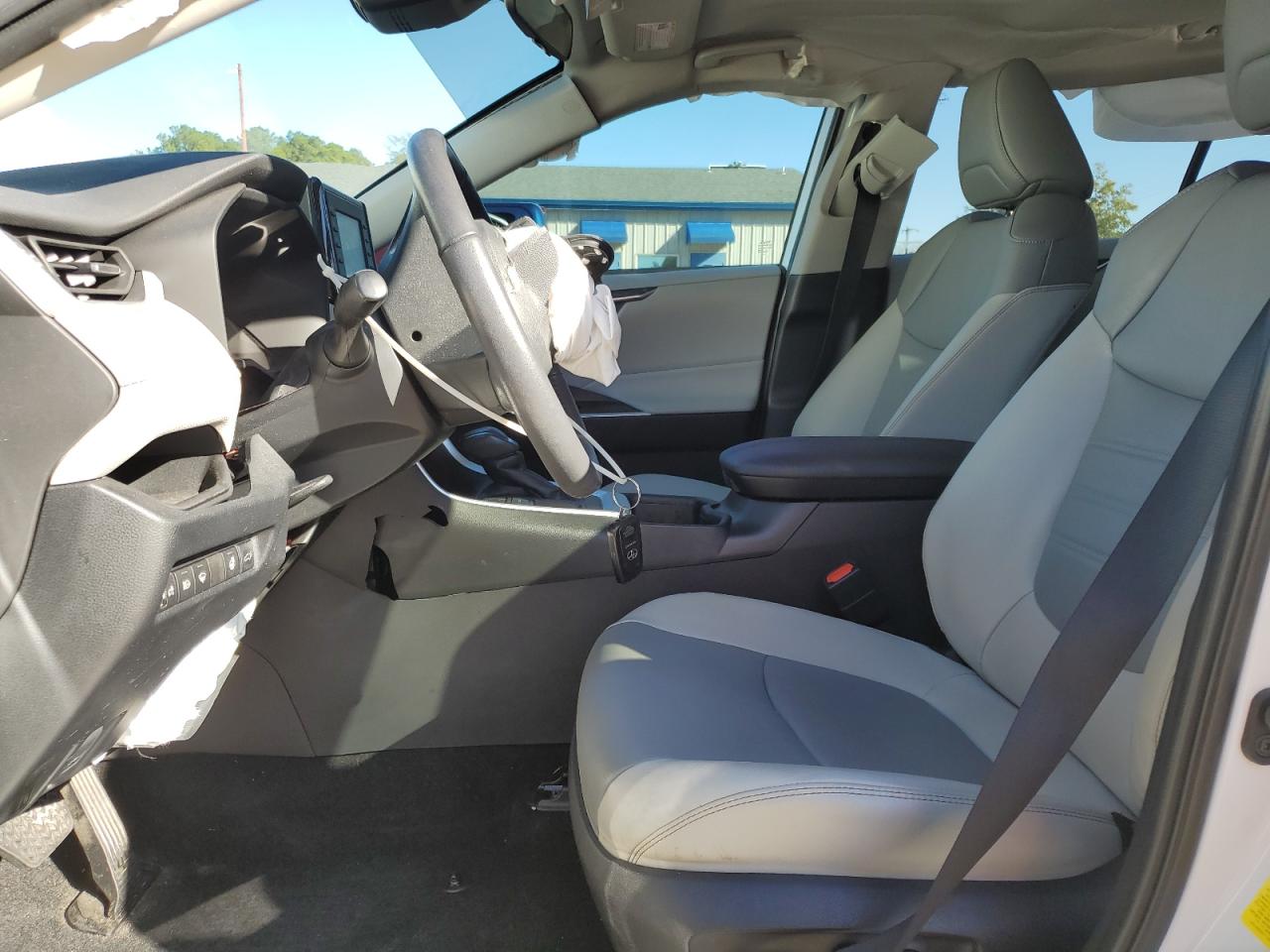 2022 Toyota RAV 4 - Image 7