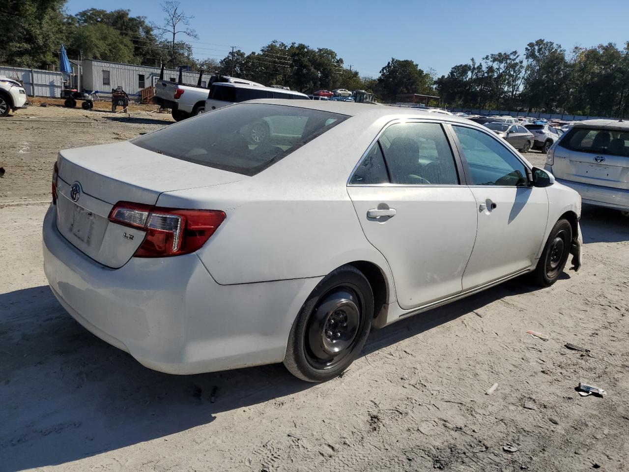 VIN 4T4BF1FK7DR281607 2013 TOYOTA CAMRY no.3