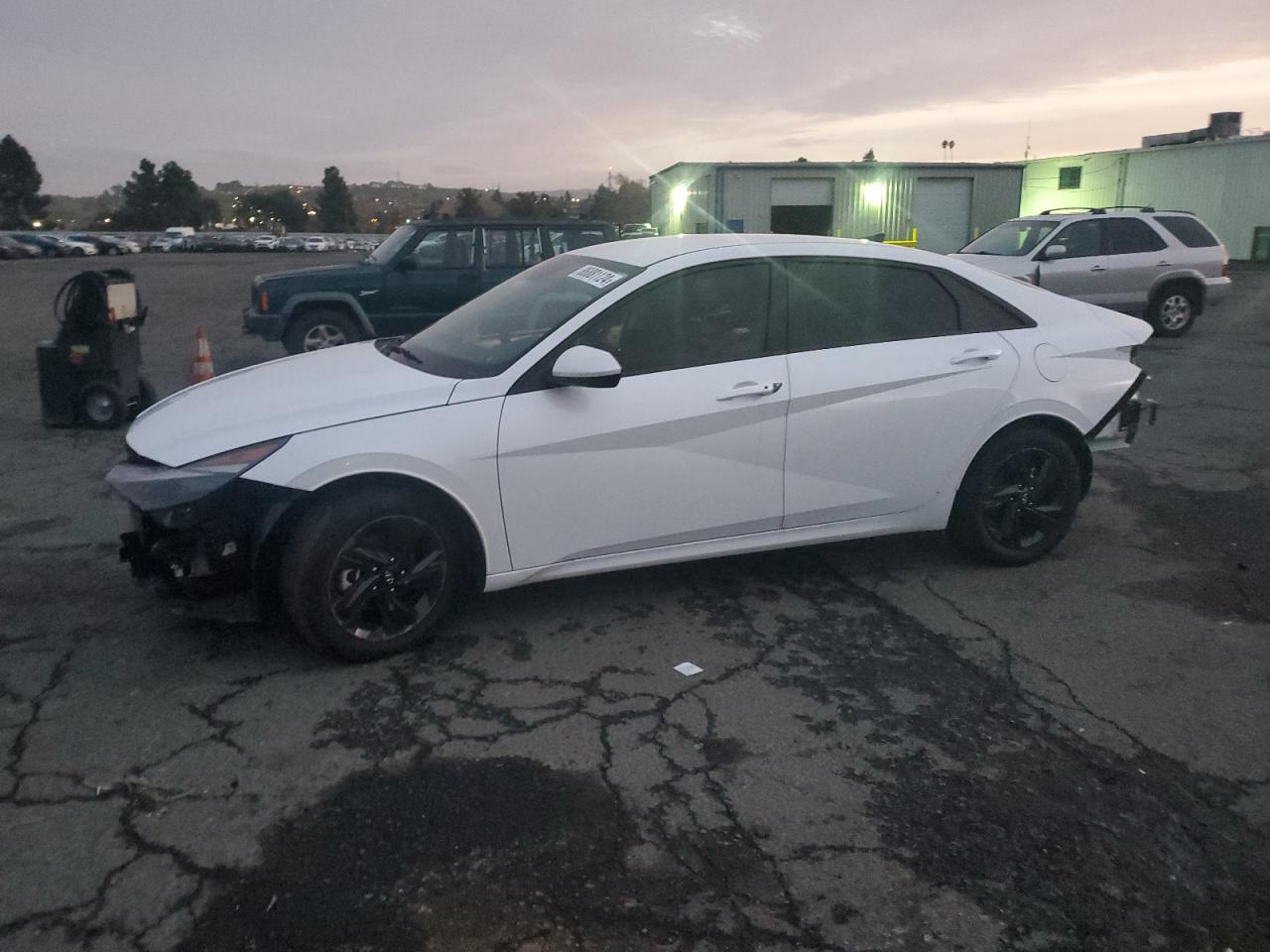 2023 Hyundai Elantra - Image 1