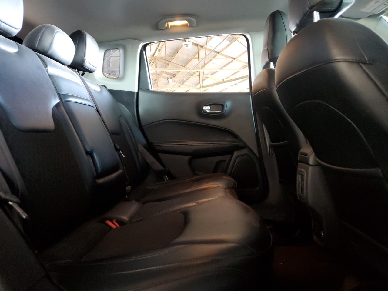 2018 Jeep Compass - Image 10
