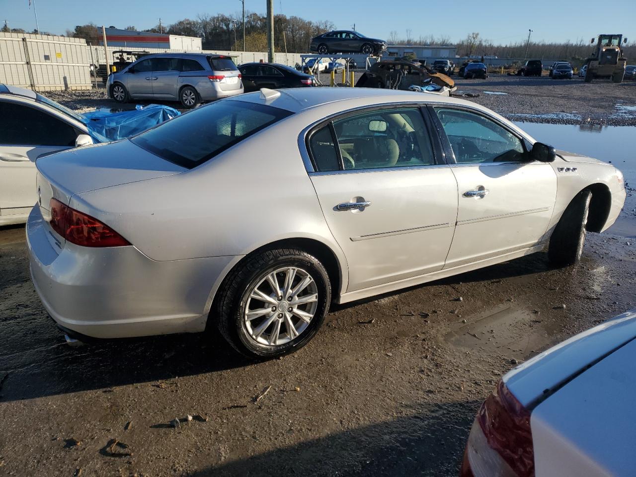 2010 Buick Lucerne - Image 3
