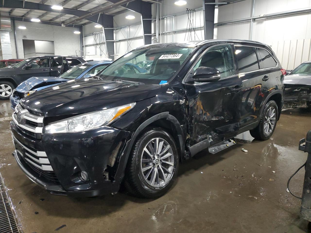 2019 Toyota Highlander - Image 1