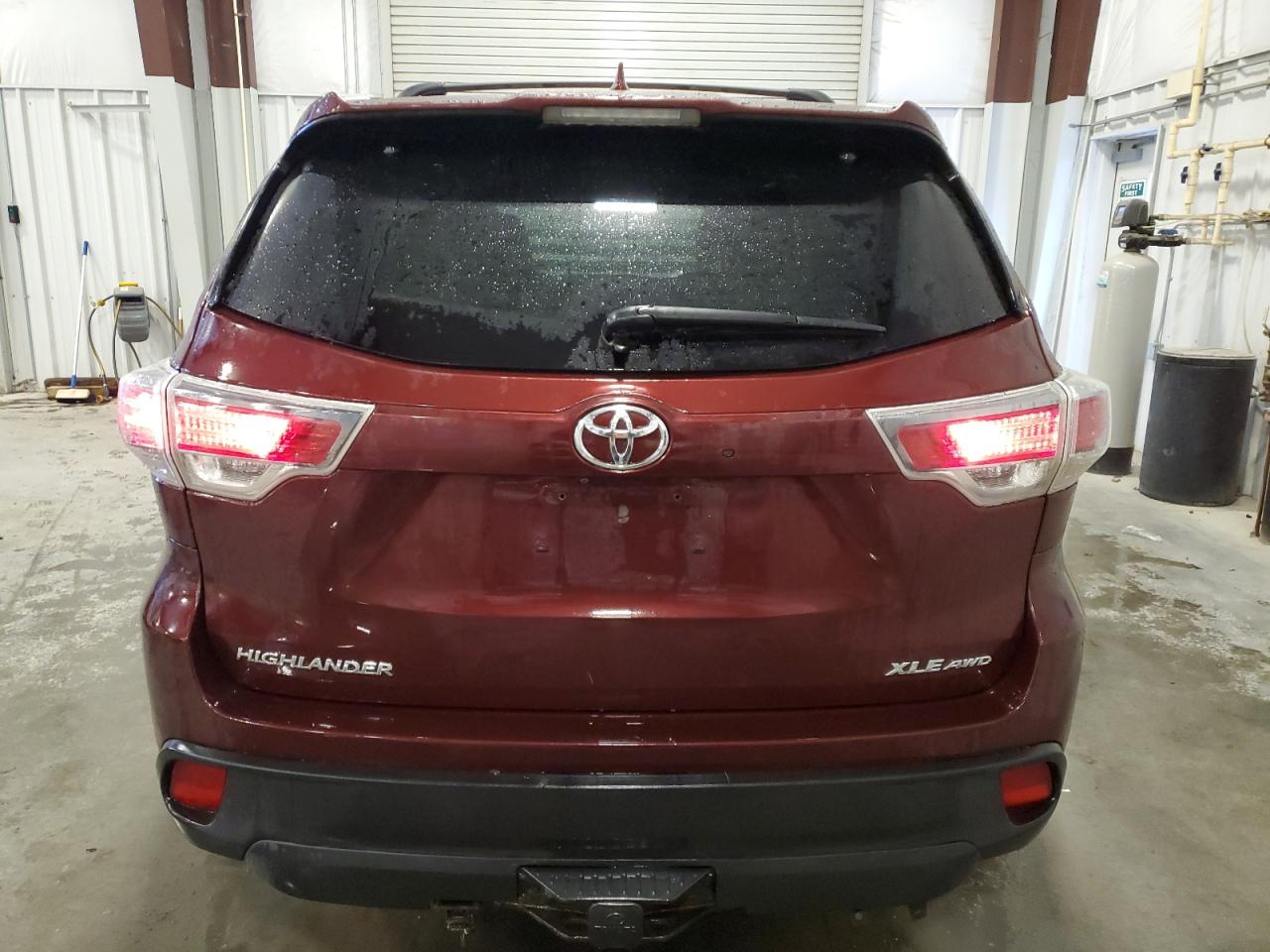 VIN 5TDJKRFHXGS226733 2016 TOYOTA HIGHLANDER no.6