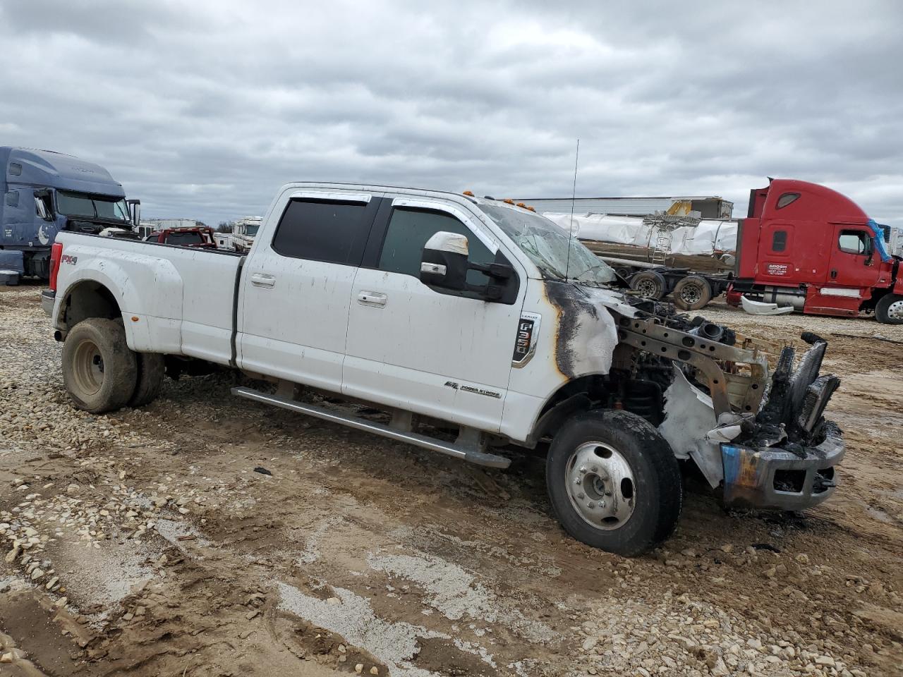 2017 Ford F350 - Image 4