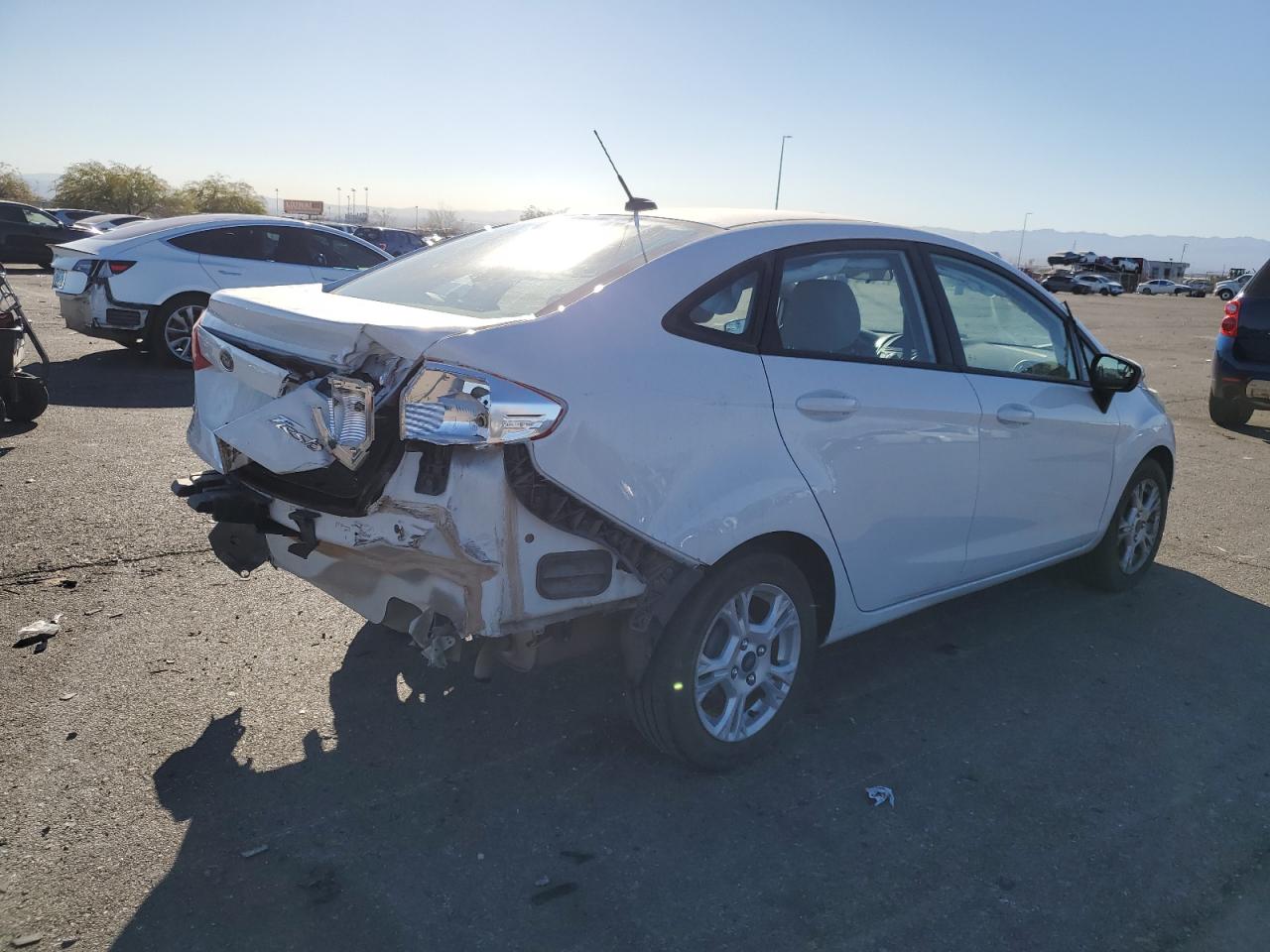 VIN 3FADP4BJ0EM212465 2014 FORD FIESTA no.3